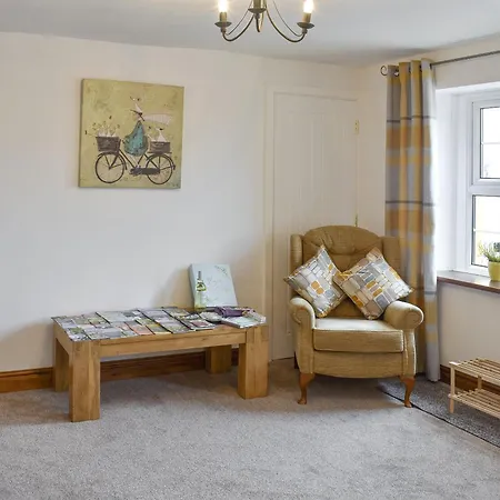 Bumblebee Nook Holiday home *